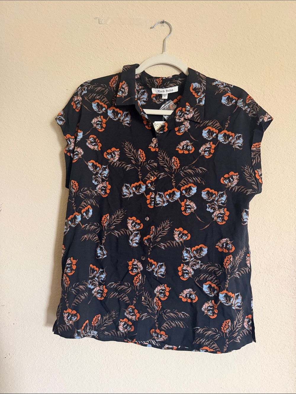 Black Rainn Black Floral Short-Sleeve Button-Front Blouse